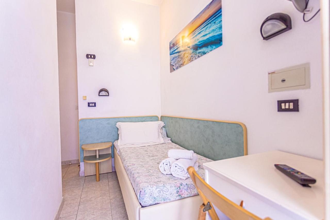 Hotel Continental Bellaria-Igea Marina Exteriör bild