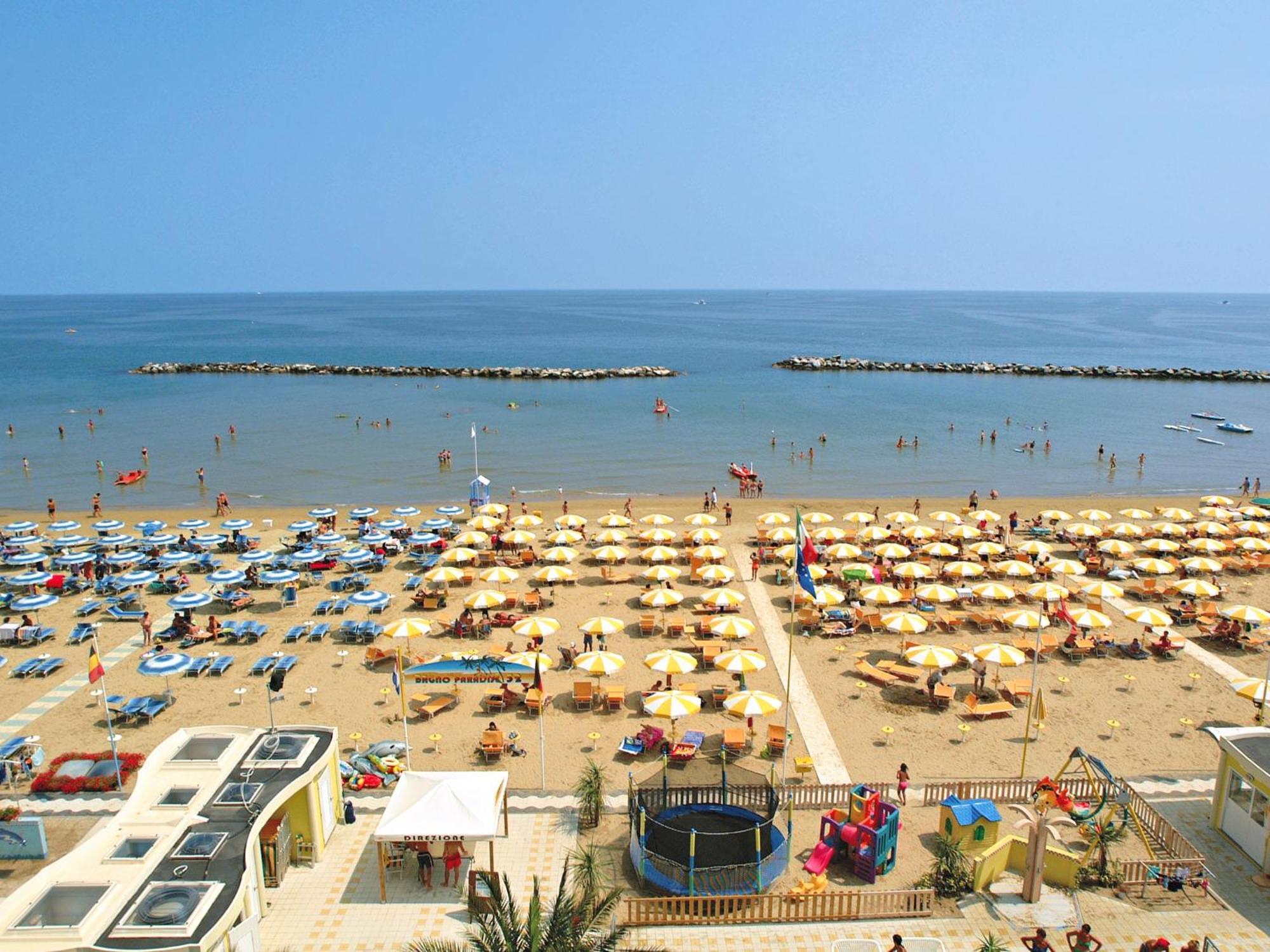 Hotel Continental Bellaria-Igea Marina Exteriör bild